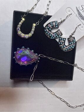 Source Unknown Iridescent Purple Teardrop & Crystal Horseshoe Necklace Set